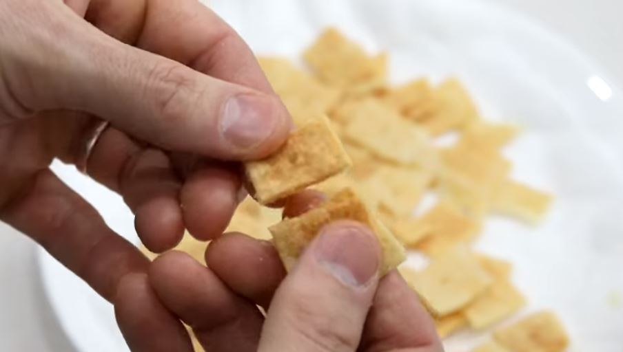 Keto Cheese Crackers Recipe
