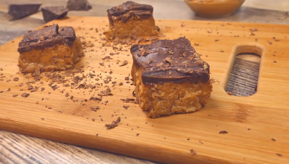 Keto Peanut Butter Chocolate Bars Recipe