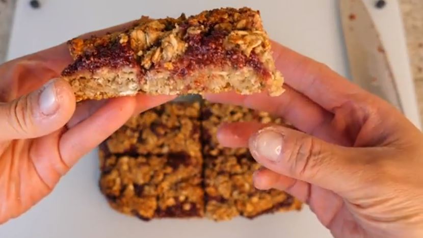 Low Carb Strawberry-Banana Meal Replacement Bars