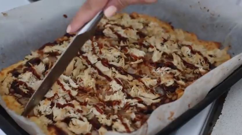 It's dinner time and all you are craving for is pizza! Check out this easy and amazingly delicious BBQ chicken pizza which is dairy free and keto friendly.
