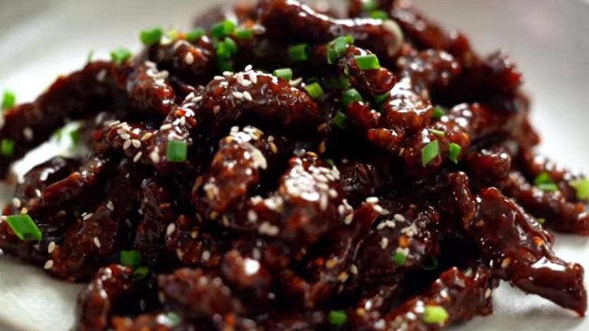 Craving for Chinese but on a diet? Check out this delicious crispy sesame beef which is dairy free and keto friendly, perfect for a healthy family dinner.