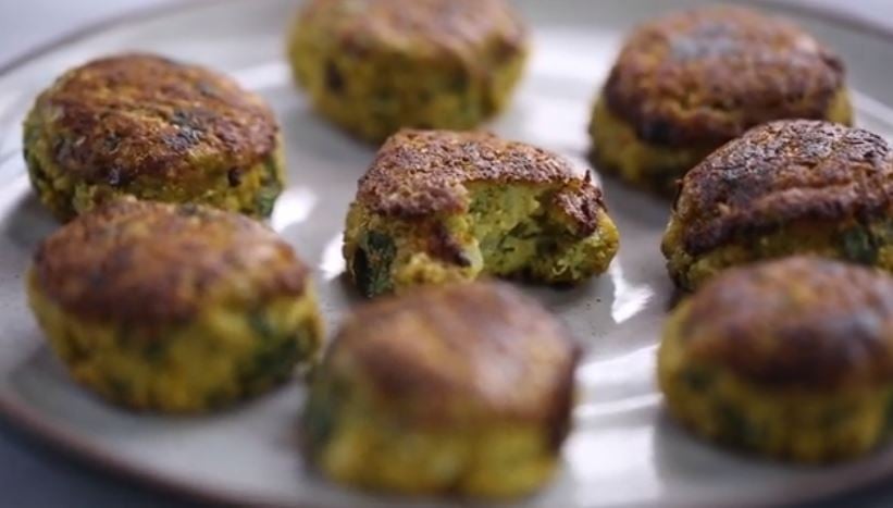Looking for a low-carb, high-protein dinner option? Check out this super easy and quick falafels recipe, which is dairy free and keto friendly.