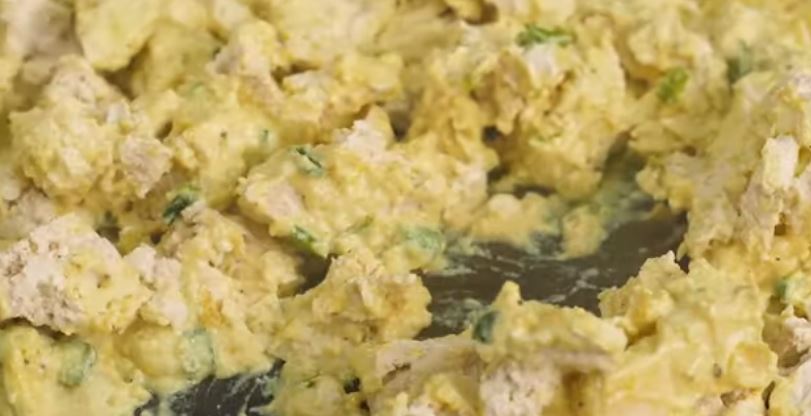 Start your day with this protein-packed breakfast option! After tryin this delicious tofu scramble recipe you'll look as tofu with new eyes!