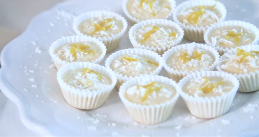 Looking for that perfect snack before your workout? Then this coconut lemon fat bomb recipe is just what you need. Give it a try.