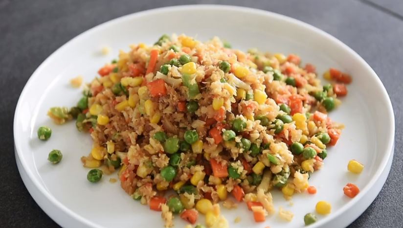 In the mood for fried rice but on a diet! No worries, check out this delicious, vegan and keto friendly cauliflower fried rice and be happily surprised.