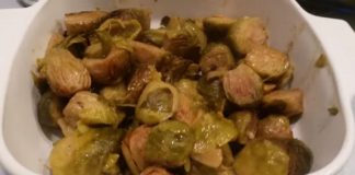 Try this fantastic slow cooker keto Brussels sprouts recipe! Juts imagine tender Brussels sprouts dressed in a creamy sauce, sounds good right?
