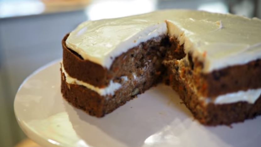 Looking for a yummy, easy and low carb dessert? Then check out this amazing slow cooker keto carrot cake and put a smile on everyone at home!