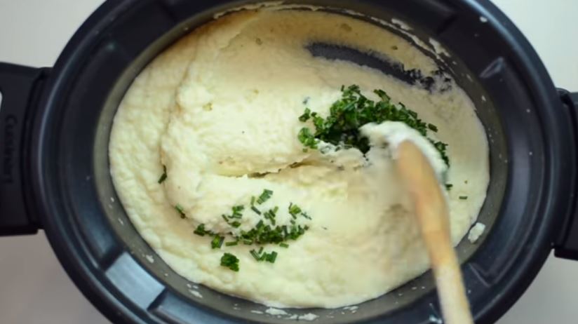 Looking for an easy, low carb and savory side dish? Then you need to elevate your cooking game with this fantastic slow cooker keto cauliflower mash recipe!