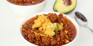 In the mood for yummy chili but want a healthy spin? Check out this delicious slow cooker keto chili recipe, perfect for a light lunch.