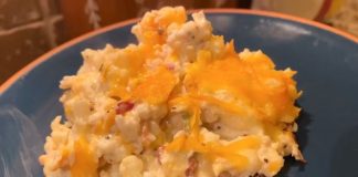 In search of an easy, flavorful and low carb side dish for a family meal or gathering? Then try this slow cooker keto loaded cauliflower casserole!
