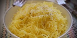 Looking for a side dish to make in your slow cooker? Check out this delicious slow cooker keto spaghetti squash, the perfect side dish.