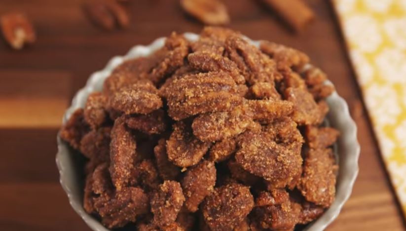 In the search for a sweet and low carb snack? Try this fuss free slow cooker keto sweet pecans recipe and impress everyone at home with this yummy treat!