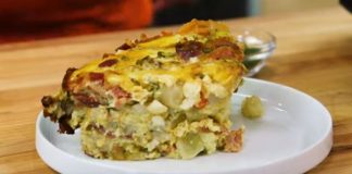 Looking for a low carb breakfast recipe to make in your slow cooker? Then check out this fantastic slow cooker sausage & egg breakfast casserole.