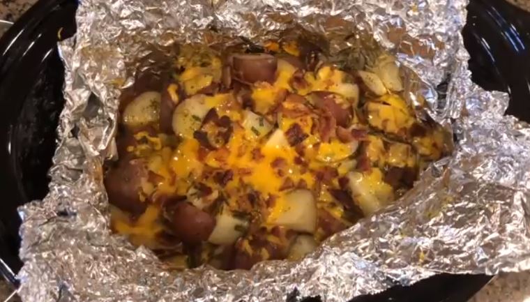 In need of an easy and yummy snack? Then you need to try this slow cooker keto cheesy bacon ranch potatoes. One of the easiest snacks you'll ever make.